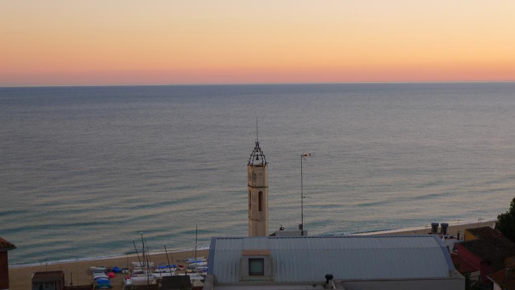 Carmen Seaview & Beach - Apartment Montgat Habitación foto